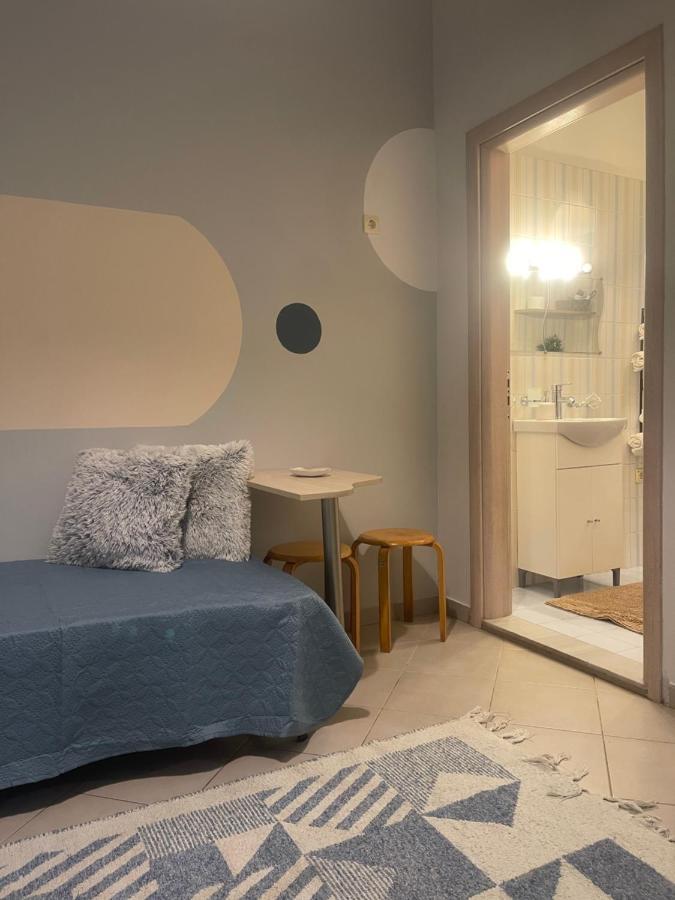 Cozy Minimal Apartment Пирея Екстериор снимка