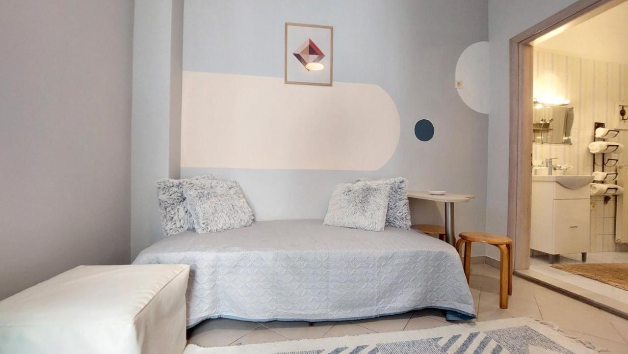 Cozy Minimal Apartment Пирея Екстериор снимка