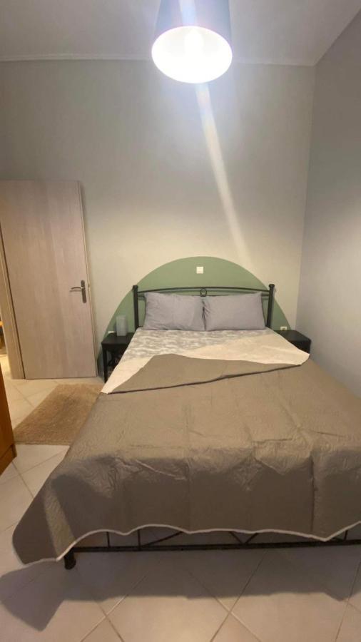 Cozy Minimal Apartment Пирея Екстериор снимка