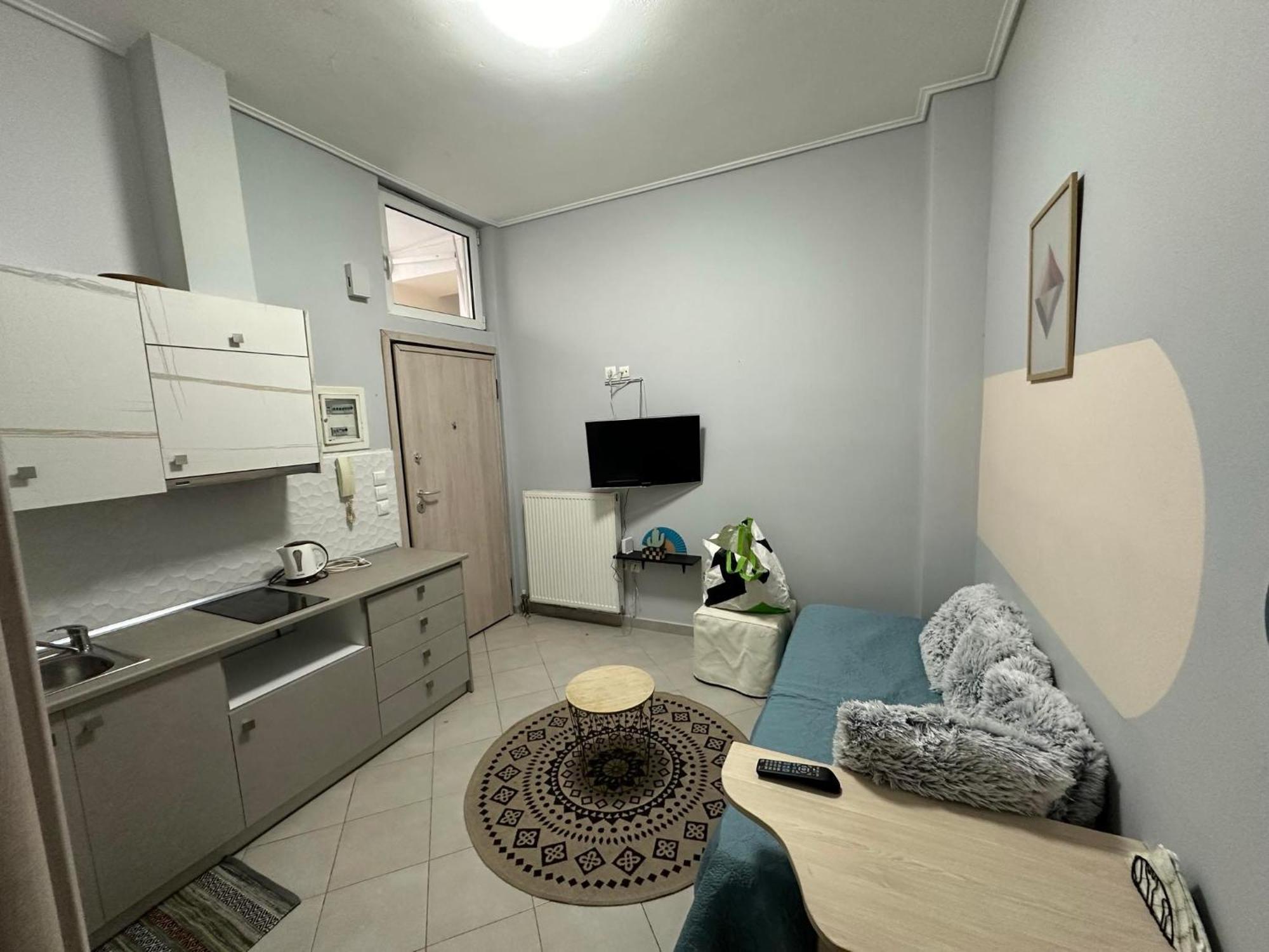 Cozy Minimal Apartment Пирея Екстериор снимка